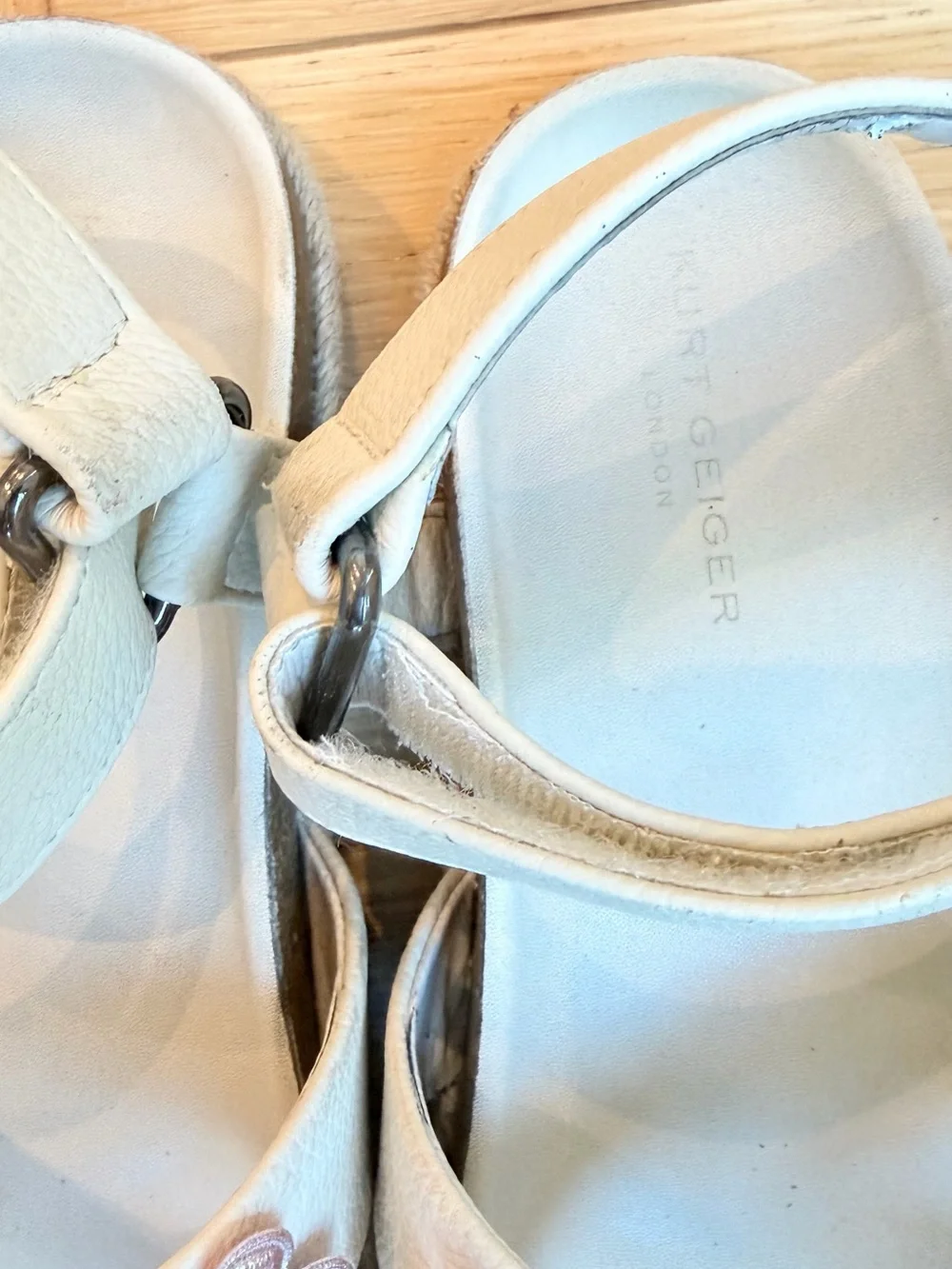 Kurt Geiger White Kids Sandals with Multicolor Metallic Flowers